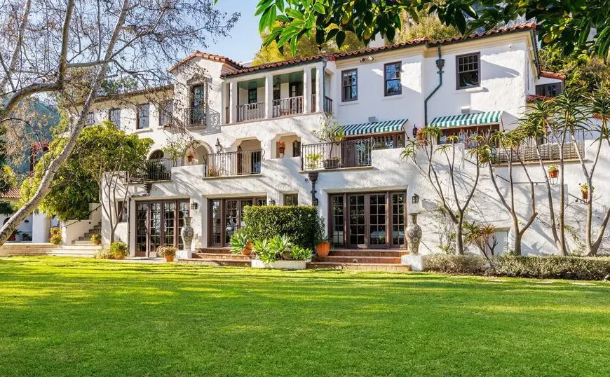 Unveiling the Splendor of Matthew Weiner’s $15.5 Million Los Angeles Home – The Blair Estate